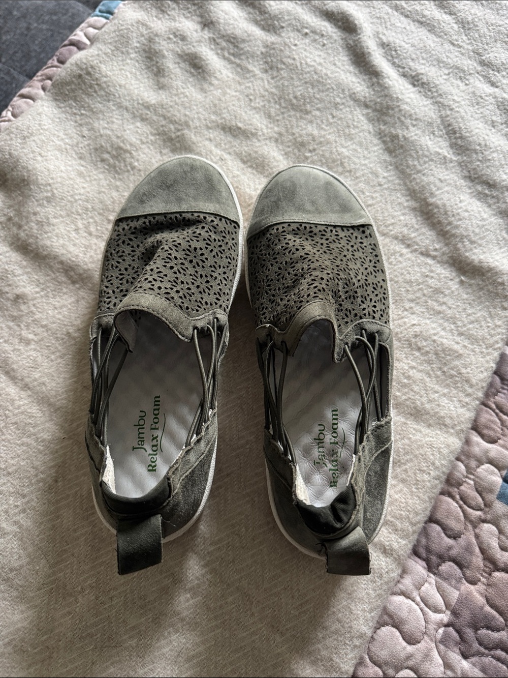 Very comfortable adult  olive green shoes.